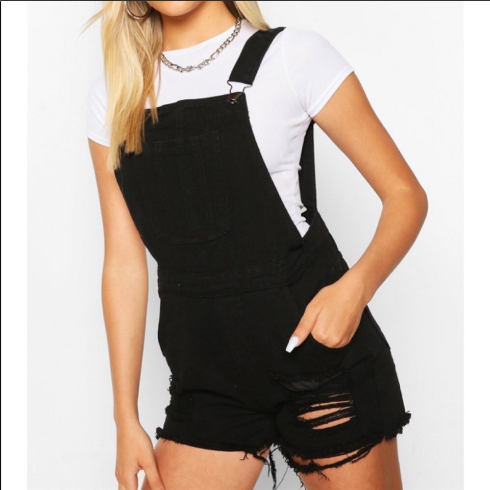 🖤 Boohoo Black Distressed Overall Denim Shorts